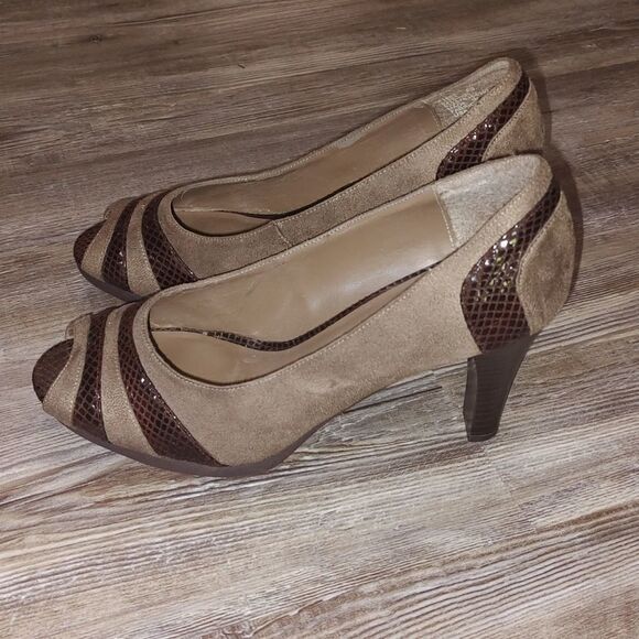 Apostrophe tan brown peep toe heels - Picture 3 of 11